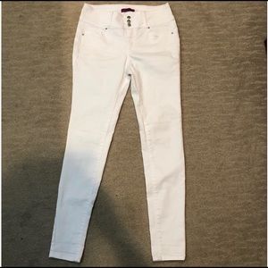 White high waisted jeans